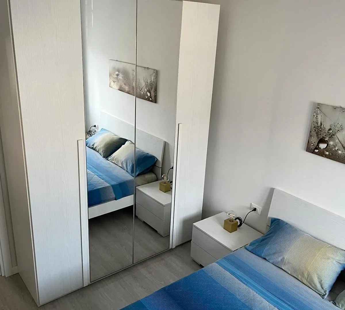 Bilocale Metro 4 - Linate Airport E Duomo 10 Min Apartment Milan 0*,  Italy