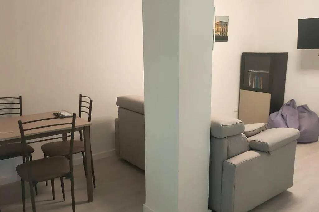 Bilocale Metro 4 - Linate Airport E Duomo 10 Min Apartment Milan